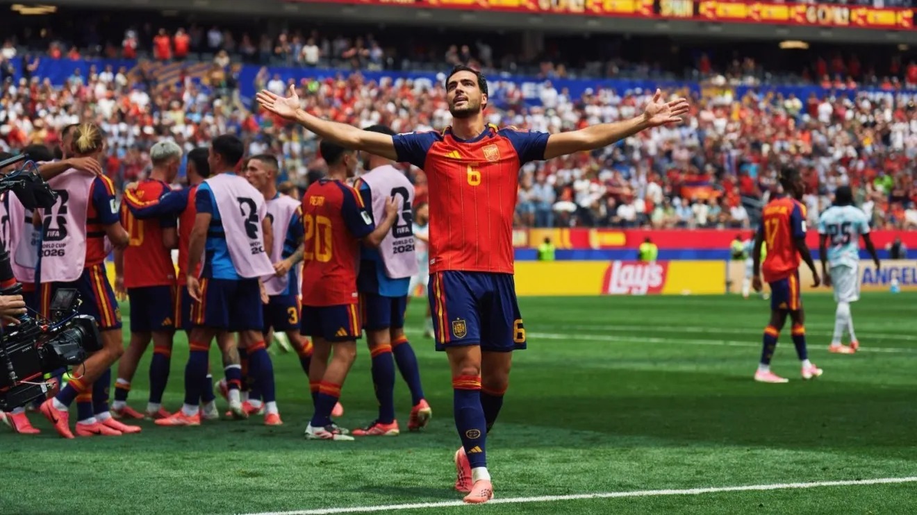 Com falha de goleiro, Espanha vence a B�lgica e vai � semifinal da Copa
