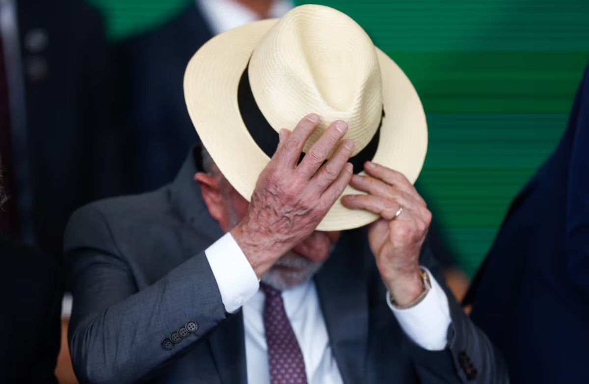 Plano de Lula para quarto mandato p�e arcabou�o fiscal na berlinda e Planalto enquadra Gabrielli