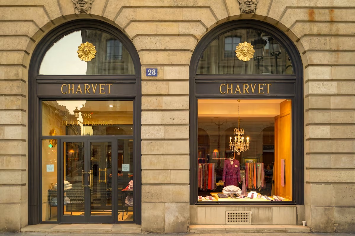 Grupo franc�s de luxo Chanel compra a mais antiga fabricante de camisas do mundo
