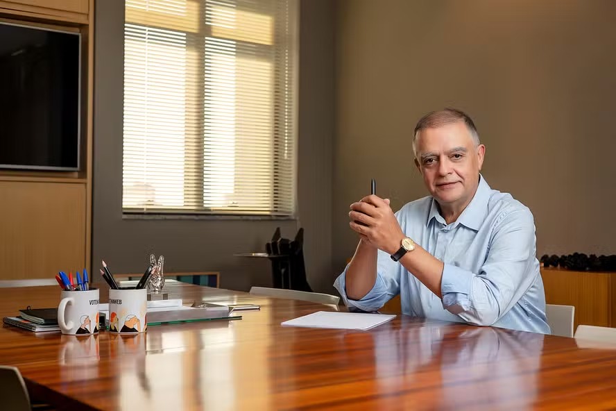 Entrevista: 'Foi um erro do Paes achar que o Castro seria uma bigorna', diz marqueteiro de Douglas Ruas